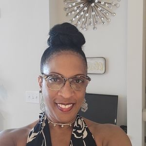 Meet your Posher, Carla